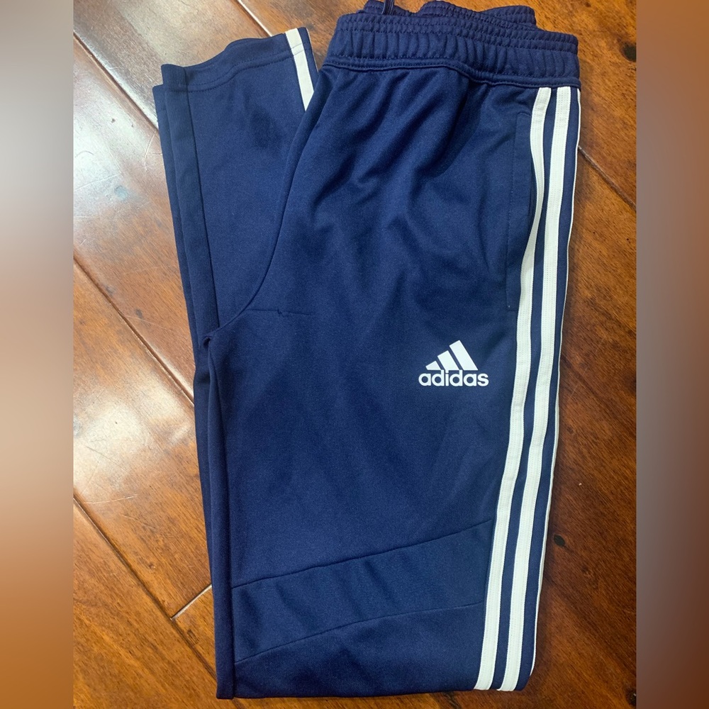 Adidas youth joggers. Size xl. Blue color